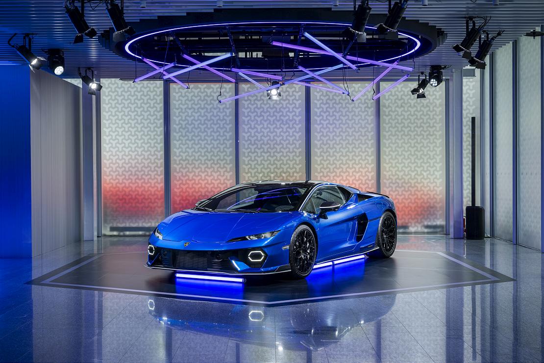 Lamborghini 251226 1 W1110