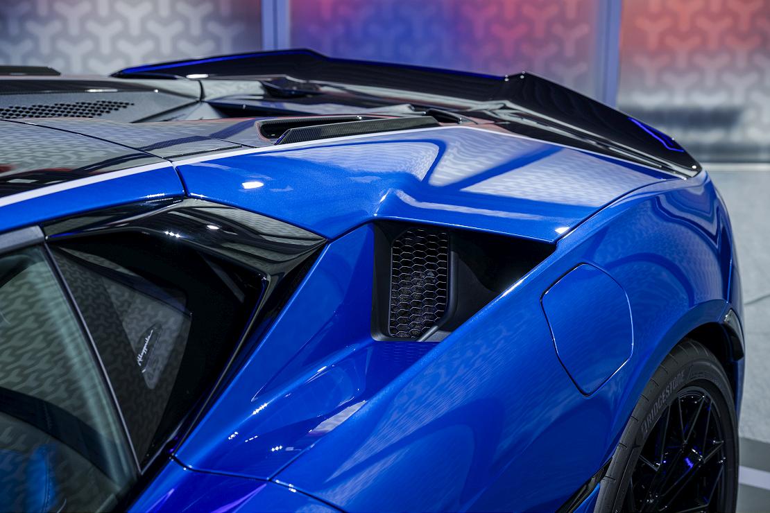 Lamborghini 251226 7 W1110