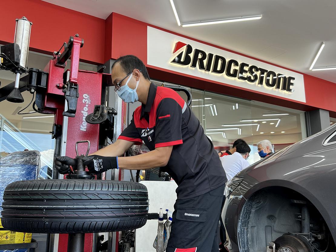 bridgestone 221125 3 W1110