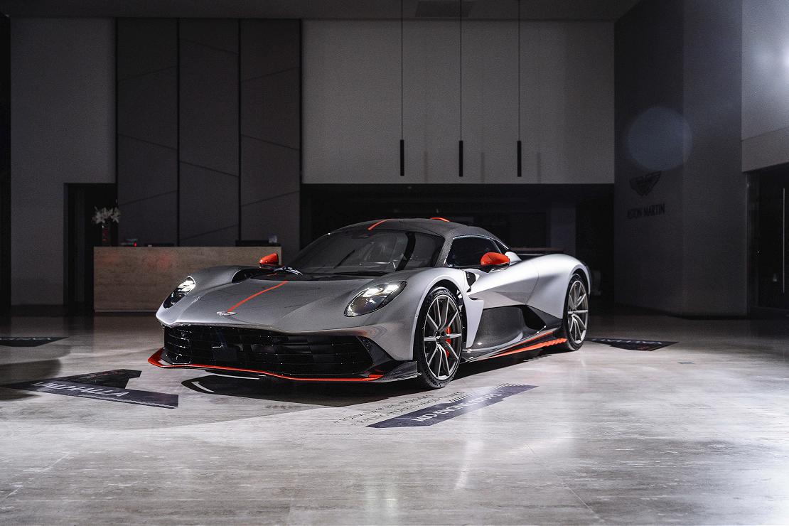 astonmartin 251219 10 W1110