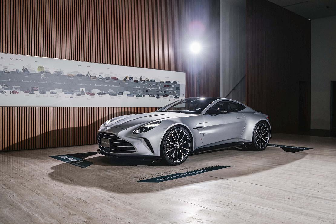 astonmartin 251219 2 W1110