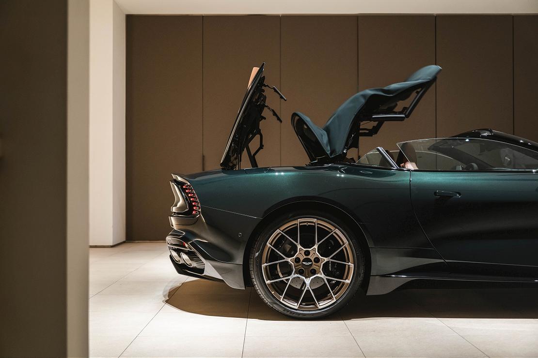 astonmartin 260326 14 W1110